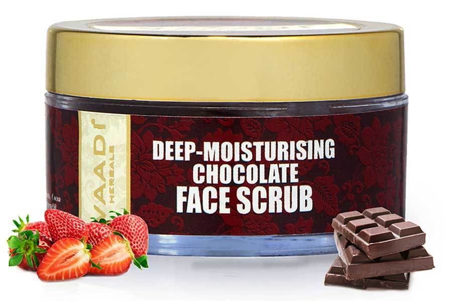Deep Moisturising Organic Chocolate Scrub with Strawberry Extract - Softens Skin - Makes Skin Radiant (50 gms / 2 oz)